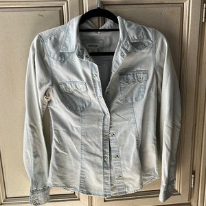 H&M girls classic light western denim button down. Size 6